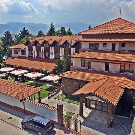 Spa Hotel Ivelia Dubnitsa Buitenkant foto