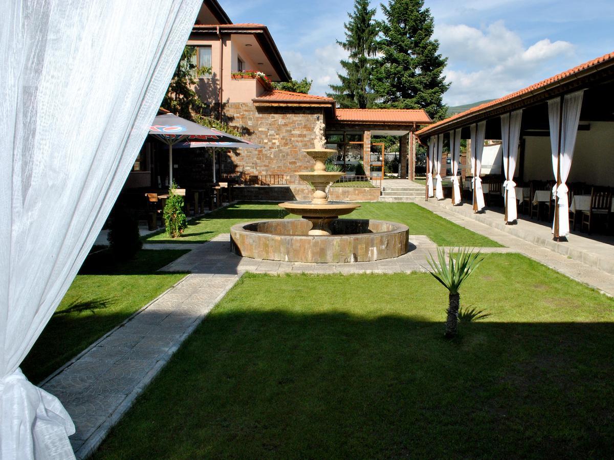 Spa Hotel Ivelia Dubnitsa Buitenkant foto