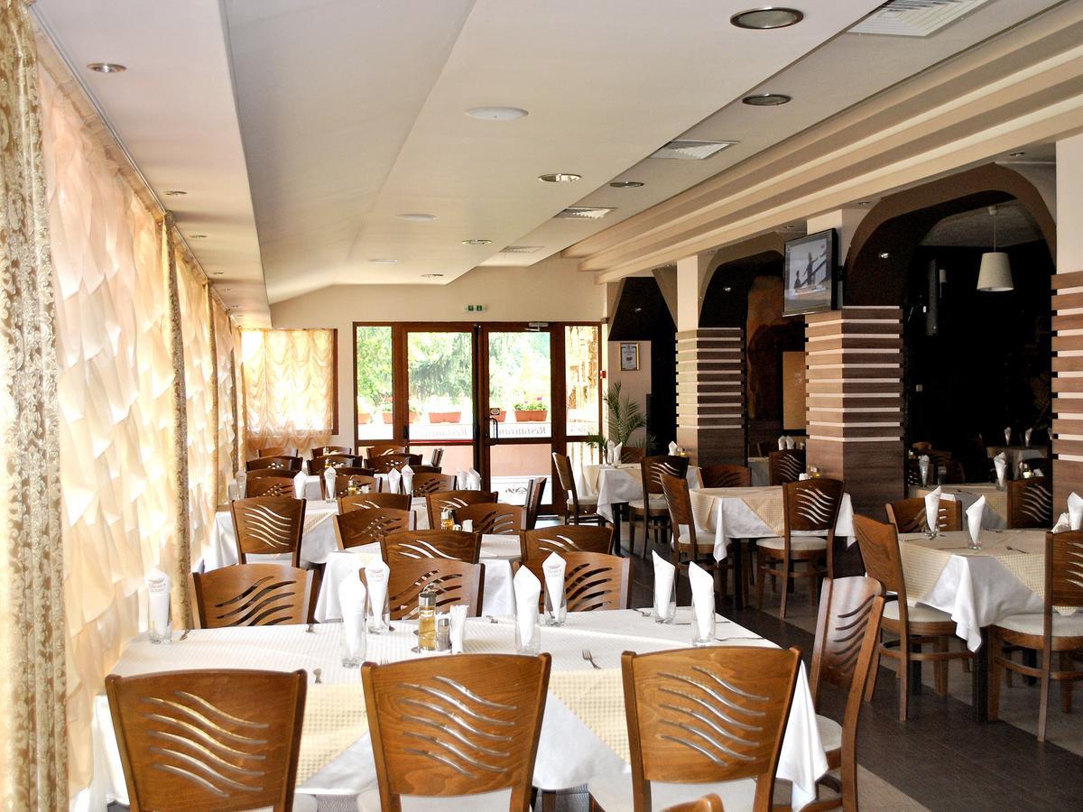 Spa Hotel Ivelia Dubnitsa Buitenkant foto