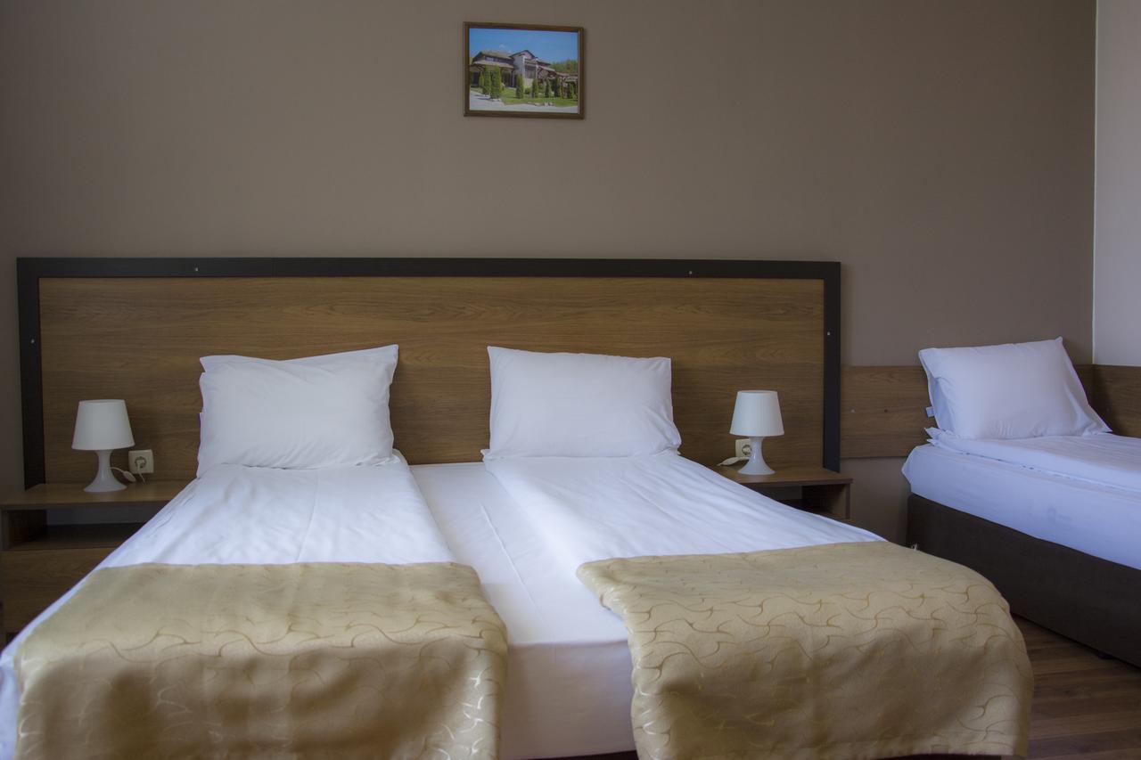 Spa Hotel Ivelia Dubnitsa Buitenkant foto