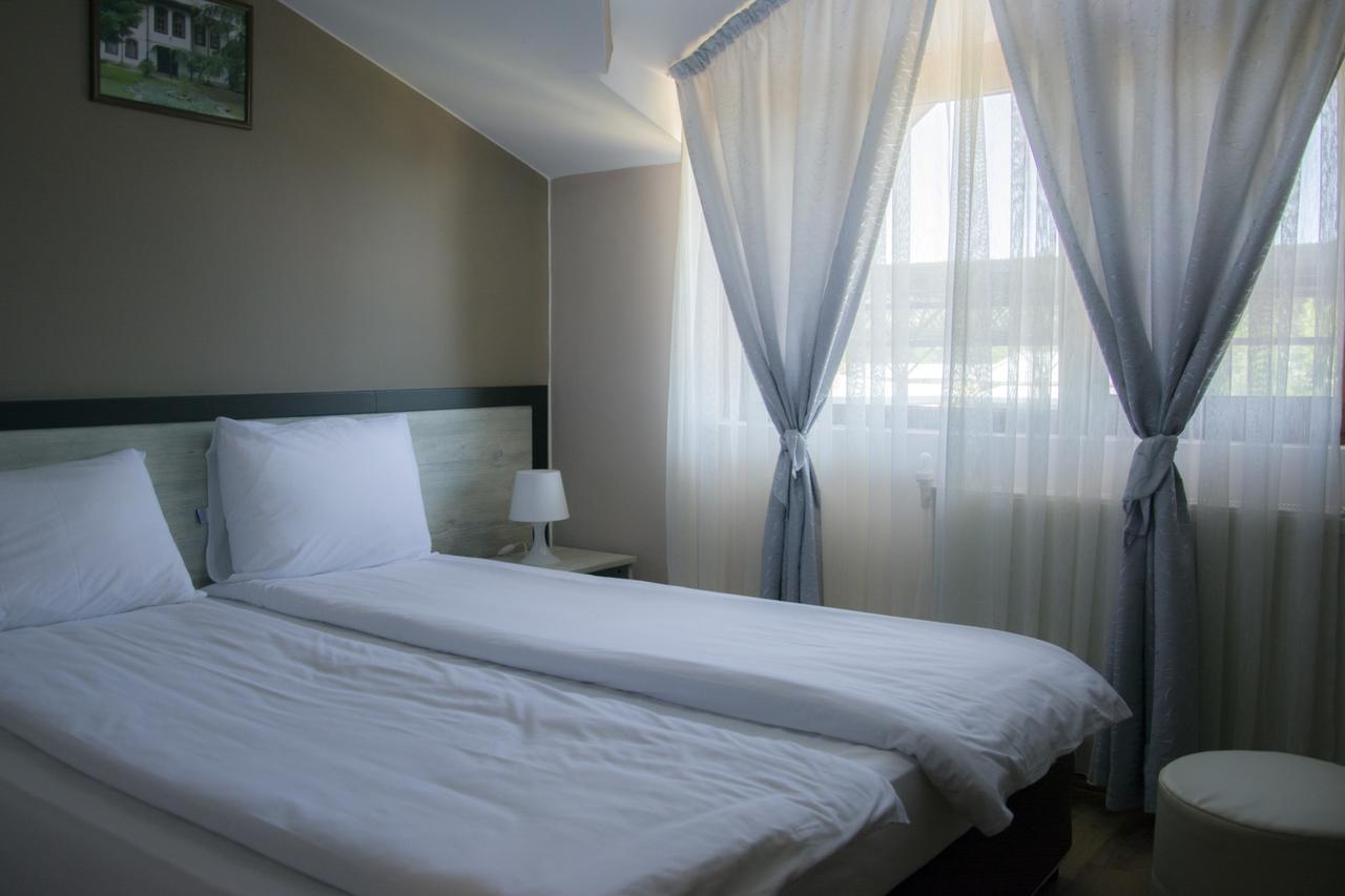 Spa Hotel Ivelia Dubnitsa Buitenkant foto