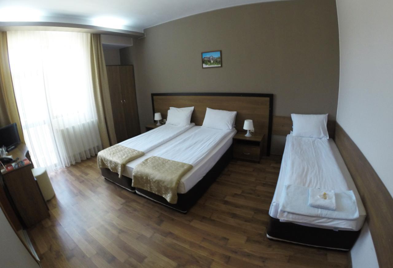 Spa Hotel Ivelia Dubnitsa Buitenkant foto