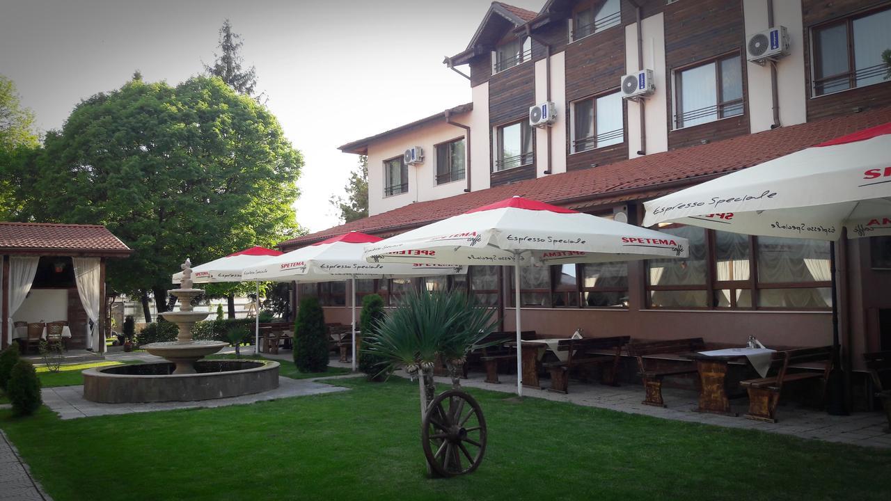 Spa Hotel Ivelia Dubnitsa Buitenkant foto