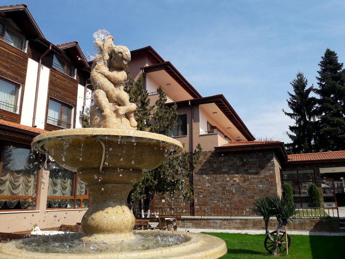 Spa Hotel Ivelia Dubnitsa Buitenkant foto